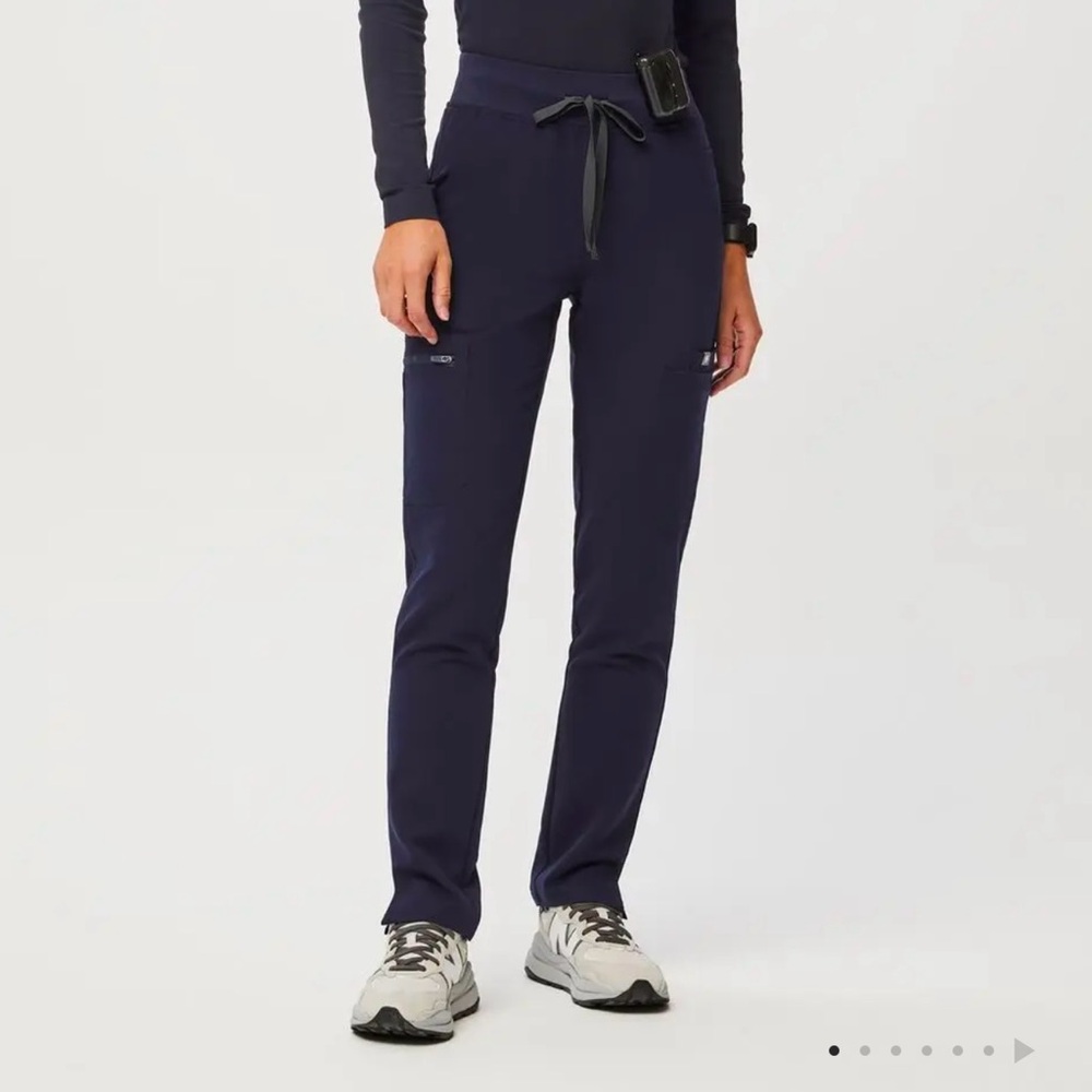 Figs Yola Women's Drawstring Scrub Pants in Navy